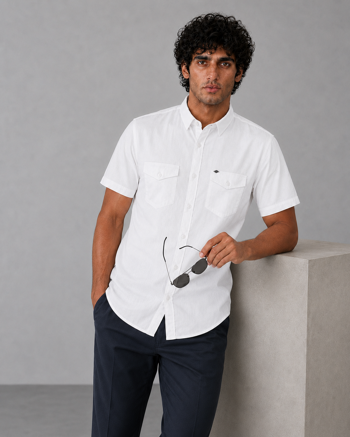 White Cotton Linen Double-Pocket Shirt – Half Sleeve
