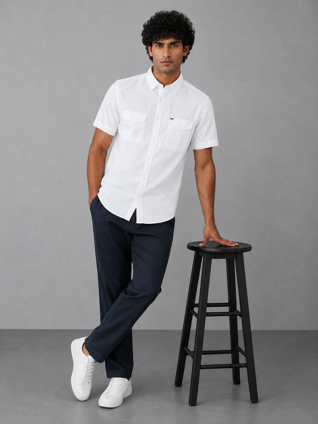 White Cotton Linen Double-Pocket Shirt – Half Sleeve